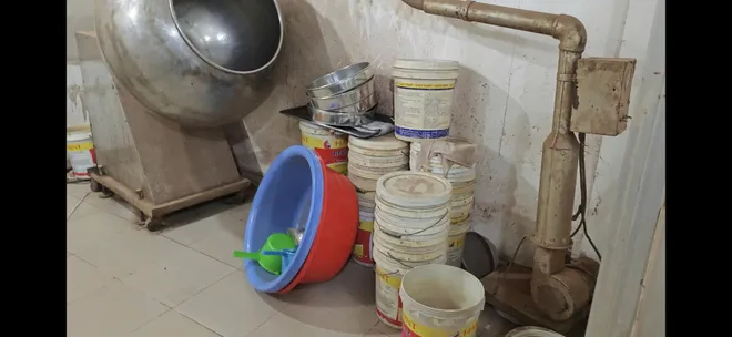 TP Hồ Chí Minh: triệt phá đường dây thuốc Đông Y giả liên tỉnh- Ảnh 4. TP Hồ Chí Minh: triệt phá đường dây thuốc Đông Y giả liên tỉnh- Ảnh 4.