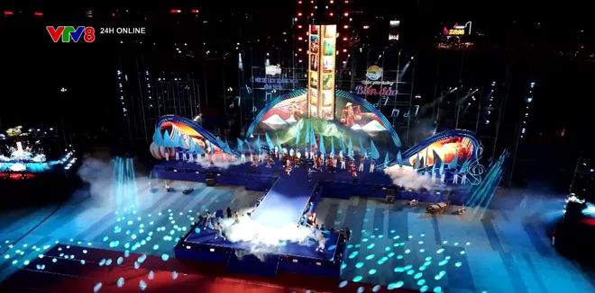 Khai mạc Lễ hội du lịch biển đảo Quảng Ngãi 2026- Ảnh 2. Khai mạc Lễ hội du lịch biển đảo Quảng Ngãi 2026- Ảnh 2.