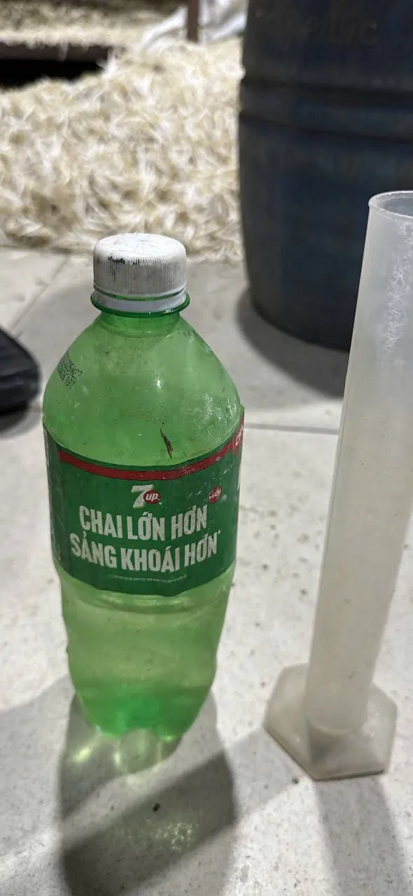 Khởi tố 4 bị can sản xuất gi&aacute; đỗ ng&acirc;m h&oacute;a chất cấm, ti&ecirc;u thụ hơn 1.000 tấn ra thị trường - Ảnh 4.