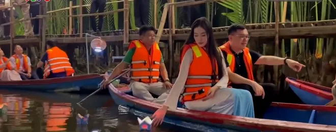 Lễ hội hoa đăng Tịnh Kh&ecirc;, Quảng Ng&atilde;i- Ảnh 4.