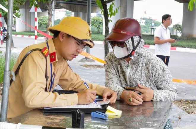 Hà Nội xử lý 170 trường hợp vi phạm trật tự, an toàn giao thông đường sắt - Ảnh 2.