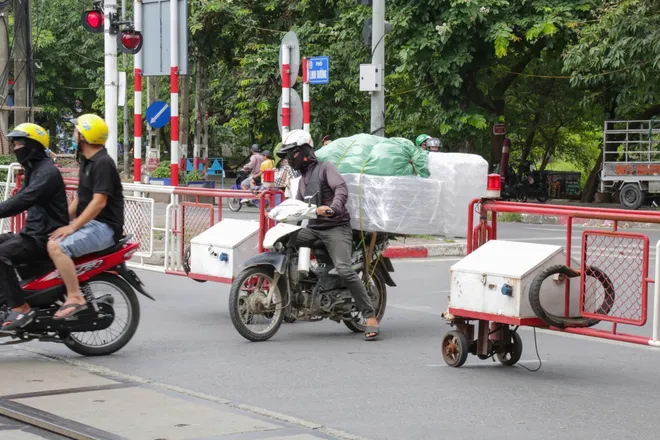 Hà Nội xử lý 170 trường hợp vi phạm trật tự, an toàn giao thông đường sắt - Ảnh 3.