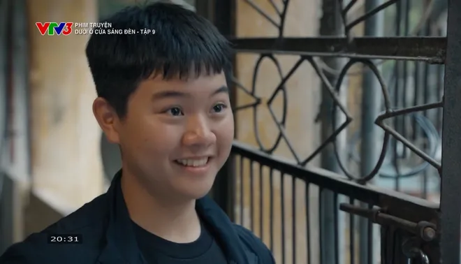 Dưới ô cửa sáng đèn - Tập 9: Sinh từng từ chối lời tỏ tình của Diệu; Nguyệt né tránh bữa tiệc liên hoan- Ảnh 14. Dưới ô cửa sáng đèn - Tập 9: Sinh từng từ chối lời tỏ tình của Diệu; Nguyệt né tránh bữa tiệc liên hoan- Ảnh 14.