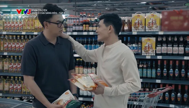 Dưới ô cửa sáng đèn - Tập 9: Sinh từng từ chối lời tỏ tình của Diệu; Nguyệt né tránh bữa tiệc liên hoan- Ảnh 11. Dưới ô cửa sáng đèn - Tập 9: Sinh từng từ chối lời tỏ tình của Diệu; Nguyệt né tránh bữa tiệc liên hoan- Ảnh 11.