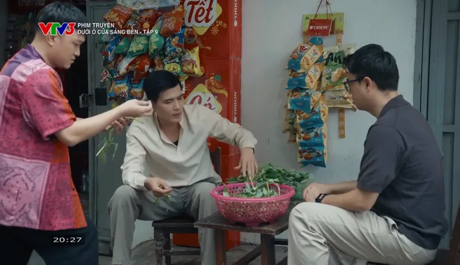 Dưới ô cửa sáng đèn - Tập 9: Sinh từng từ chối lời tỏ tình của Diệu; Nguyệt né tránh bữa tiệc liên hoan- Ảnh 10. Dưới ô cửa sáng đèn - Tập 9: Sinh từng từ chối lời tỏ tình của Diệu; Nguyệt né tránh bữa tiệc liên hoan- Ảnh 10.
