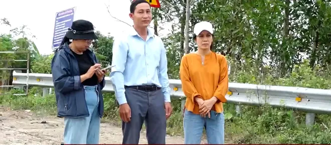 Nửa năm sau lũ dữ: Người dân chờ cầu, đường được sửa. - Ảnh 7. Nửa năm sau lũ dữ: Người dân chờ cầu, đường được sửa. - Ảnh 7.