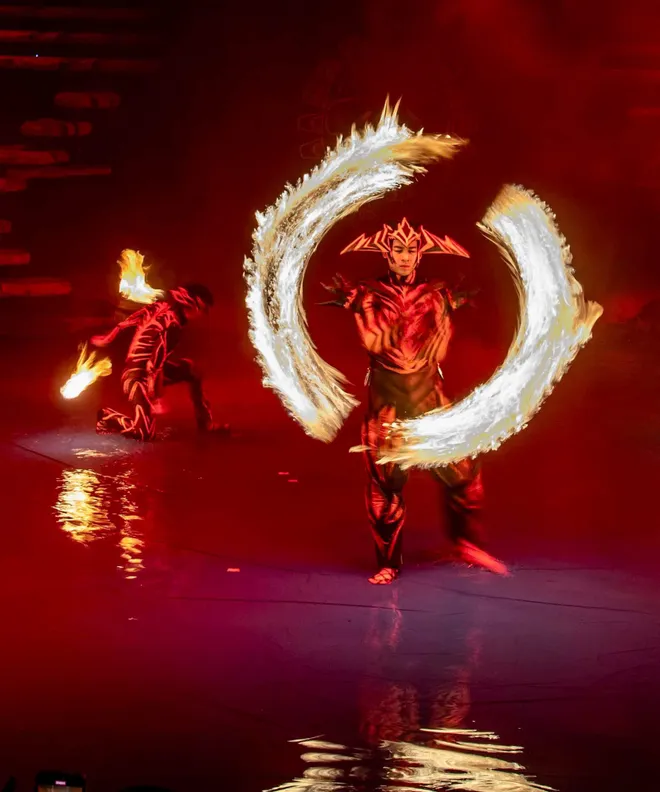 Phùng Minh Cương: "Xiếc đã dạy tôi rằng, không có giới hạn nào là không thể vượt qua nếu đủ kiên trì" - Ảnh 5.