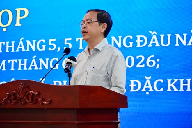 Chủ tịch UBND TP Hồ Chí Minh đặt nguyên tắc "6 rõ", "3 không" thúc đẩy giải ngân đầu tư công- Ảnh 3. Chủ tịch UBND TP Hồ Chí Minh đặt nguyên tắc "6 rõ", "3 không" thúc đẩy giải ngân đầu tư công- Ảnh 3.