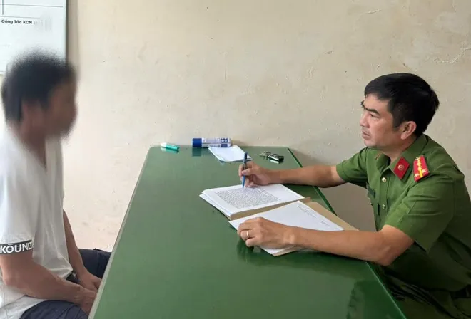 Từ công nhân dương tính với ma túy, lộ đường dây mua bán bằng giả ở TP Đồng Nai - Ảnh 1.