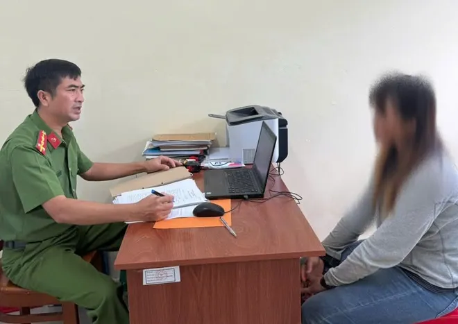 Từ công nhân dương tính với ma túy, lộ đường dây mua bán bằng giả ở TP Đồng Nai - Ảnh 2.