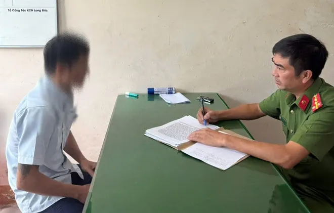 Từ công nhân dương tính với ma túy, lộ đường dây mua bán bằng giả ở TP Đồng Nai - Ảnh 3.