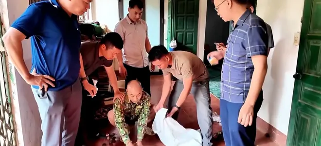 Triệt phá đường dây sản xuất vũ khí quân dụng lớn tại Hà Tĩnh- Ảnh 3. Triệt phá đường dây sản xuất vũ khí quân dụng lớn tại Hà Tĩnh- Ảnh 3.