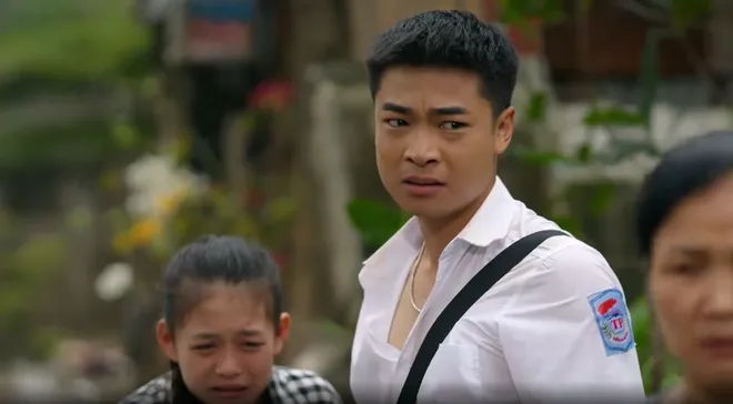 Phía bên kia thành phố - Tập 7: Cương uất nghẹn vì gia đình bị khinh rẻ - Ảnh 13.