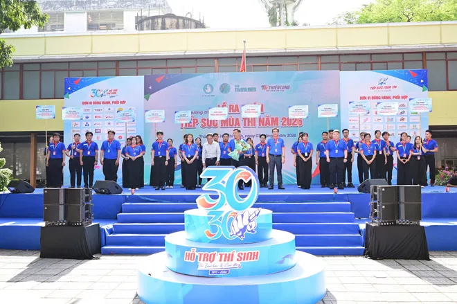 Những con số ấn tượng về kỳ thi tốt nghiệp THPT quy mô lớn nhất từ trước đến nay ở TP Hồ Chí Minh - Ảnh 4.