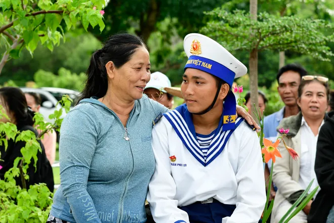 C&aacute;c đơn vị Hải qu&acirc;n đồng loạt tổ chức Lễ tuy&ecirc;n thệ chiến sĩ mới năm 2026 - Ảnh 17.