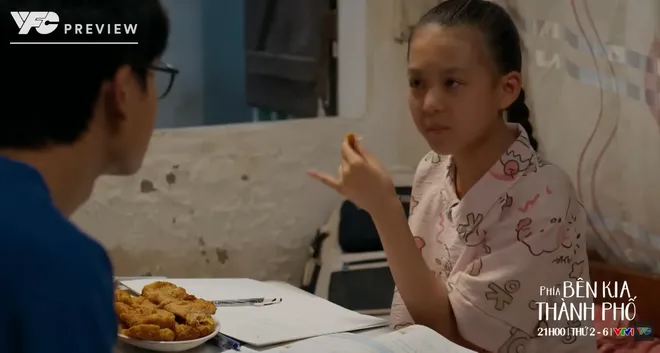 Phía bên kia thành phố - Tập 9: Cương nghi ngờ, xúc phạm Khuê vì crush - Ảnh 2.