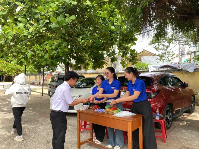 Gia Lai: H&agrave;ng ngh&igrave;n m&agrave;u &aacute;o xanh tiếp sức m&ugrave;a thi THPT 2026 - Ảnh 3.