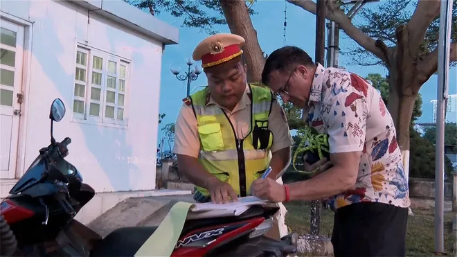 Đảm bảo du lịch văn minh, th&acirc;n thiện: Xử l&yacute; nghi&ecirc;m người nước ngo&agrave;i vi phạm ph&aacute;p luật- Ảnh 2.