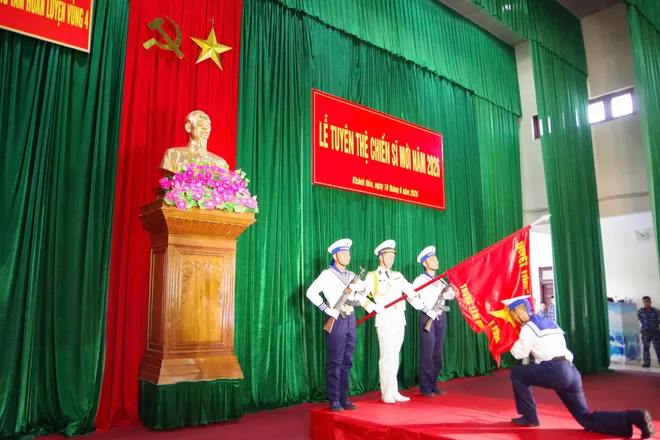 Các đơn vị Hải quân đồng loạt tổ chức Lễ tuyên thệ chiến sĩ mới năm 2026 - Ảnh 9.