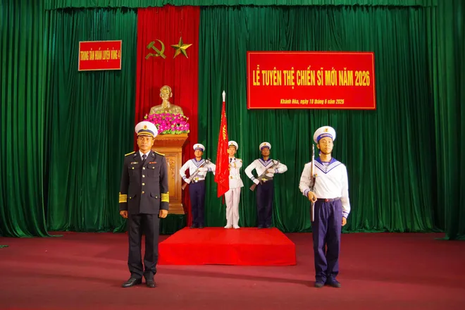 Các đơn vị Hải quân đồng loạt tổ chức Lễ tuyên thệ chiến sĩ mới năm 2026 - Ảnh 8.