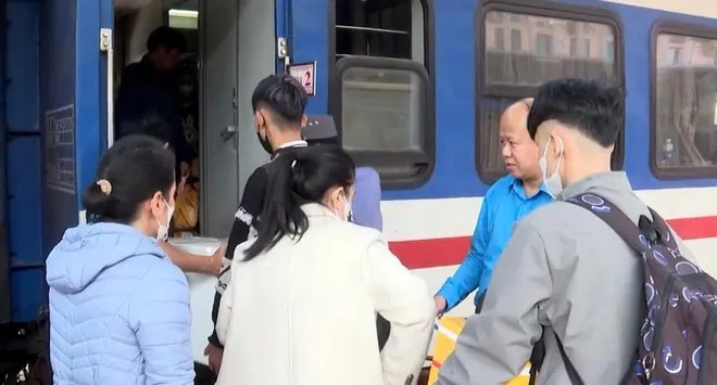 V&eacute; m&aacute;y bay, v&eacute; t&agrave;u đồng loạt giảm gi&aacute;: Cơ hội lớn để th&uacute;c đẩy du lịch h&egrave; 2026- Ảnh 3.