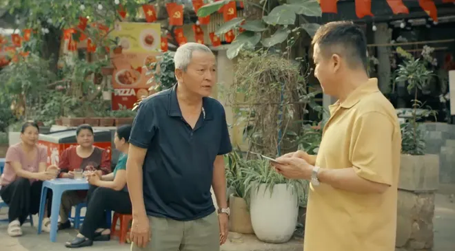 Dưới &ocirc; cửa s&aacute;ng đ&egrave;n - Tập 12: Clip Sinh bị vu oan lan truyền tr&ecirc;n mạng x&atilde; hội g&acirc;y chấn động - Ảnh 12.