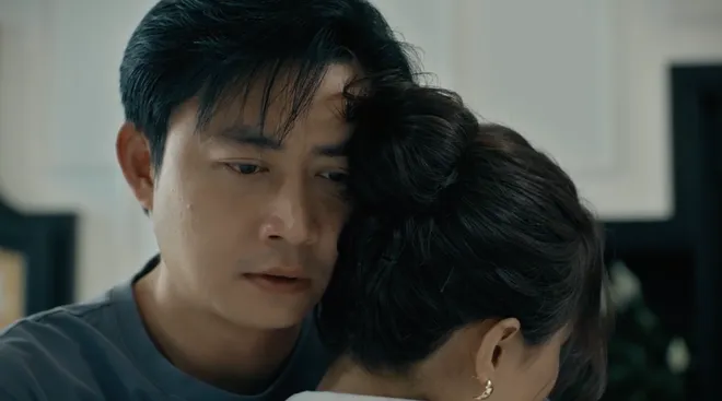 Dưới &ocirc; cửa s&aacute;ng đ&egrave;n - Tập 12: Clip Sinh bị vu oan lan truyền tr&ecirc;n mạng x&atilde; hội g&acirc;y chấn động - Ảnh 21.