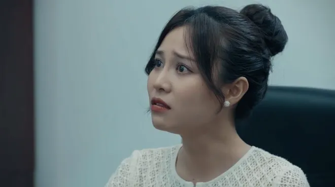 Dưới &ocirc; cửa s&aacute;ng đ&egrave;n - Tập 12: Clip Sinh bị vu oan lan truyền tr&ecirc;n mạng x&atilde; hội g&acirc;y chấn động - Ảnh 6.