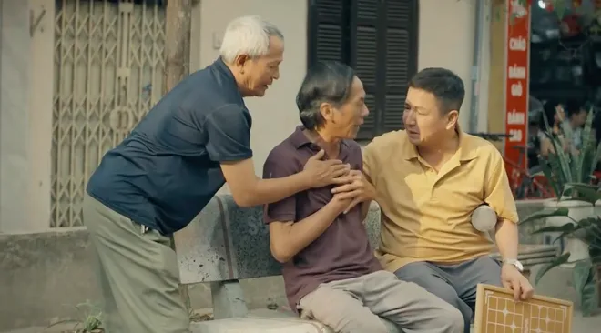 Dưới &ocirc; cửa s&aacute;ng đ&egrave;n - Tập 12: Clip Sinh bị vu oan lan truyền tr&ecirc;n mạng x&atilde; hội g&acirc;y chấn động - Ảnh 11.