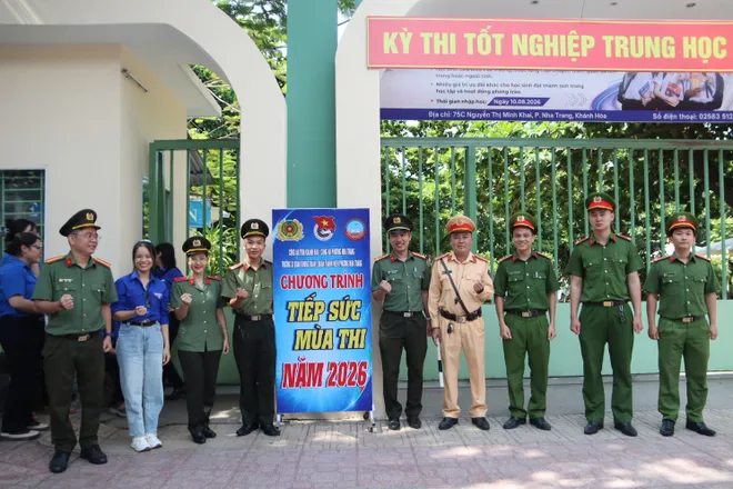 Công an Khánh Hòa: Đồng loạt ra quân "Tiếp sức mùa thi", đồng hành cùng sĩ tử năm 2026 - Ảnh 5.