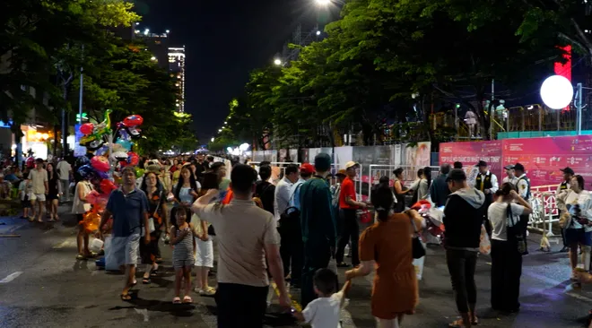 Săn tìm những tọa độ ngắm nhìn pháo hoa “Chill và Chất” tại Đà Nẵng- Ảnh 13. Săn tìm những tọa độ ngắm nhìn pháo hoa “Chill và Chất” tại Đà Nẵng- Ảnh 13.