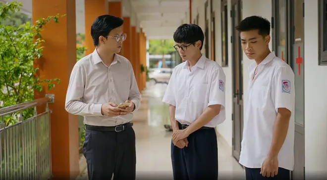 Ph&iacute;a b&ecirc;n kia th&agrave;nh phố - Tập 13: Gia đ&igrave;nh Th&aacute;i đ&ograve;i kỷ luật Cương, Khu&ecirc; tung bằng chứng bị &ldquo;Th&aacute;i tử&rdquo; bạo lực học đường - Ảnh 12.