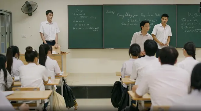 Ph&iacute;a b&ecirc;n kia th&agrave;nh phố - Tập 13: Gia đ&igrave;nh Th&aacute;i đ&ograve;i kỷ luật Cương, Khu&ecirc; tung bằng chứng bị &ldquo;Th&aacute;i tử&rdquo; bạo lực học đường - Ảnh 2.