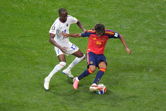 Lamine Yamal "sở hữu điều m&agrave; những đứa trẻ kh&aacute;c kh&ocirc;ng c&oacute;"- Ảnh 3.