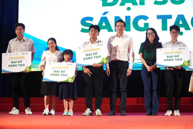 Học sinh TP Hồ Ch&iacute; Minh x&aacute;c lập kỷ lục tại Hội thi Thể dục thể thao- Ảnh 11.