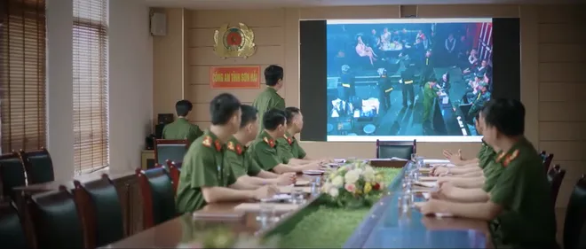 Lửa trắng - Tập 1: "Bụi trắng", Lão Công và đám tay chân thân tín- Ảnh 2. Lửa trắng - Tập 1: "Bụi trắng", Lão Công và đám tay chân thân tín- Ảnh 2.