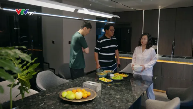 Ph&iacute;a b&ecirc;n kia th&agrave;nh phố - Tập 15: Khu&ecirc; sốc khi ph&aacute;t hiện anh trai Tuyết Lan l&agrave; kẻ từng bắt nạt m&igrave;nh - Ảnh 5.