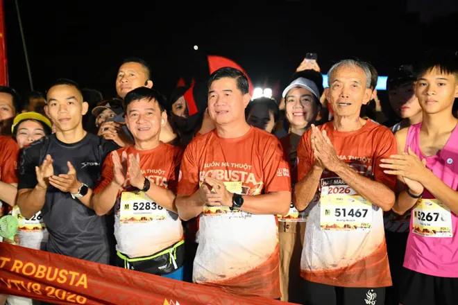 S&aacute;ng nay (21/6), giải chạy Bu&ocirc;n Ma Thuột Robusta Half Marathon VTV8 2026 đ&atilde; ch&iacute;nh thức diễn ra- Ảnh 16.