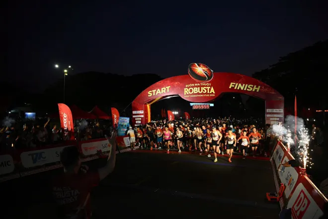 S&aacute;ng nay (21/6), giải chạy Bu&ocirc;n Ma Thuột Robusta Half Marathon VTV8 2026 đ&atilde; ch&iacute;nh thức diễn ra- Ảnh 13.