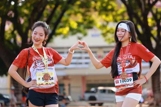 S&aacute;ng nay (21/6), giải chạy Bu&ocirc;n Ma Thuột Robusta Half Marathon VTV8 2026 đ&atilde; ch&iacute;nh thức diễn ra- Ảnh 39.