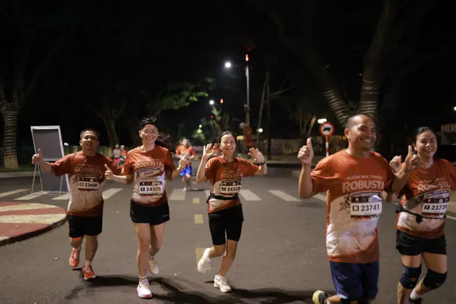 S&aacute;ng nay (21/6), giải chạy Bu&ocirc;n Ma Thuột Robusta Half Marathon VTV8 2026 đ&atilde; ch&iacute;nh thức diễn ra- Ảnh 29.