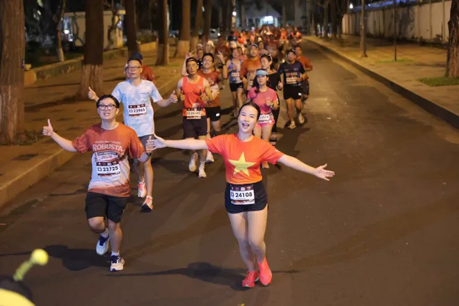 S&aacute;ng nay (21/6), giải chạy Bu&ocirc;n Ma Thuột Robusta Half Marathon VTV8 2026 đ&atilde; ch&iacute;nh thức diễn ra- Ảnh 25.