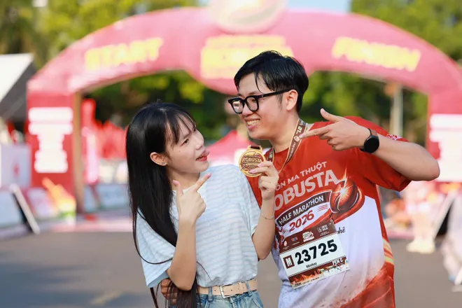 S&aacute;ng nay (21/6), giải chạy Bu&ocirc;n Ma Thuột Robusta Half Marathon VTV8 2026 đ&atilde; ch&iacute;nh thức diễn ra- Ảnh 33.