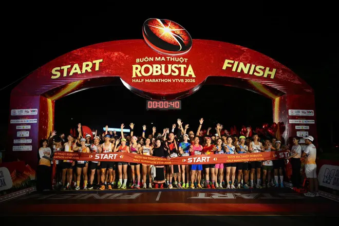 S&aacute;ng nay (21/6), giải chạy Bu&ocirc;n Ma Thuột Robusta Half Marathon VTV8 2026 đ&atilde; ch&iacute;nh thức diễn ra- Ảnh 2.