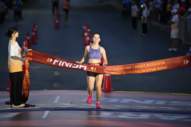 S&aacute;ng nay (21/6), giải chạy Bu&ocirc;n Ma Thuột Robusta Half Marathon VTV8 2026 đ&atilde; ch&iacute;nh thức diễn ra- Ảnh 18.