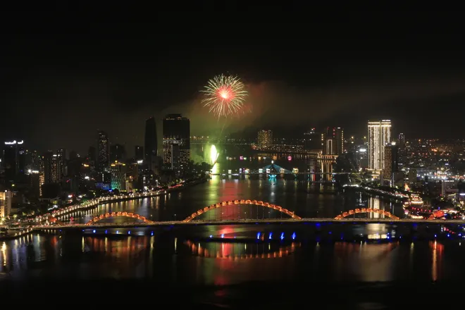 Bứt ph&aacute; giới hạn của nghệ thuật ph&aacute;o hoa trong đ&ecirc;m thi thứ 4 DIFF 2026- Ảnh 8.