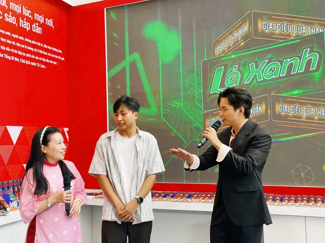 Ekip "L&aacute; xanh" khuấy động kh&ocirc;ng kh&iacute; gian trưng b&agrave;y của VTV tại Hội b&aacute;o To&agrave;n quốc 2026 - Ảnh 5.