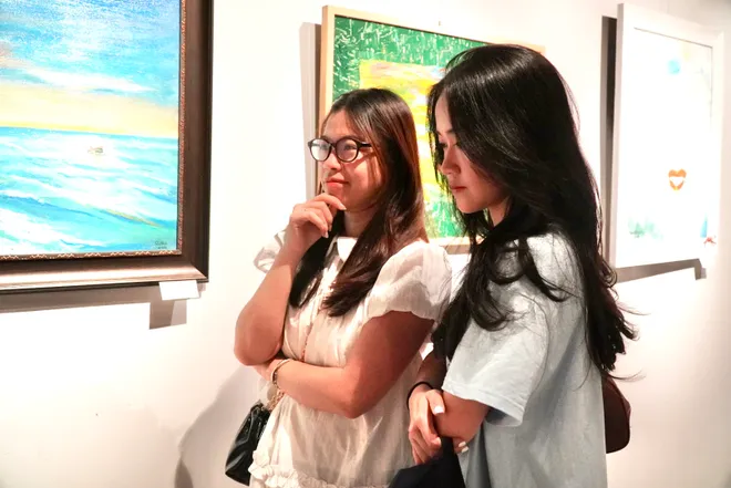 Những giấc mơ kh&ocirc;ng tuổi tr&ecirc;n gi&aacute; vẽ - Ảnh 10.