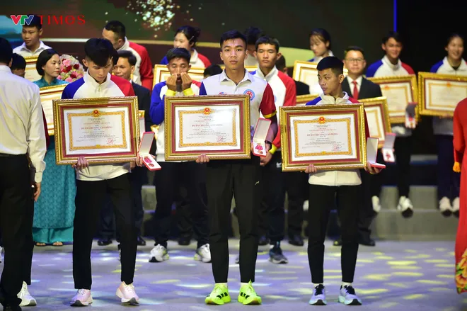 Trao tặng Huân chương Lao động của Chủ tịch nước cho các HLV, VĐV Kickboxing và Kun Khmer quốc gia- Ảnh 7.