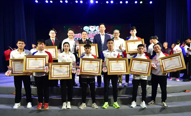 Trao tặng Huân chương Lao động của Chủ tịch nước cho các HLV, VĐV Kickboxing và Kun Khmer quốc gia- Ảnh 5.